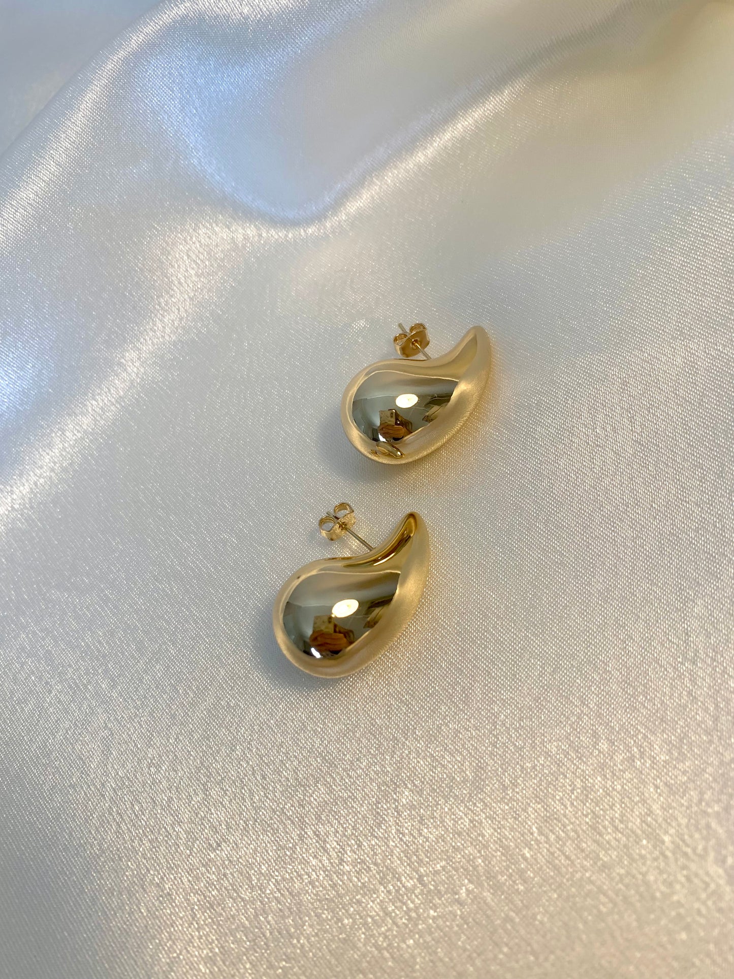 Teardrop Earrings Gold